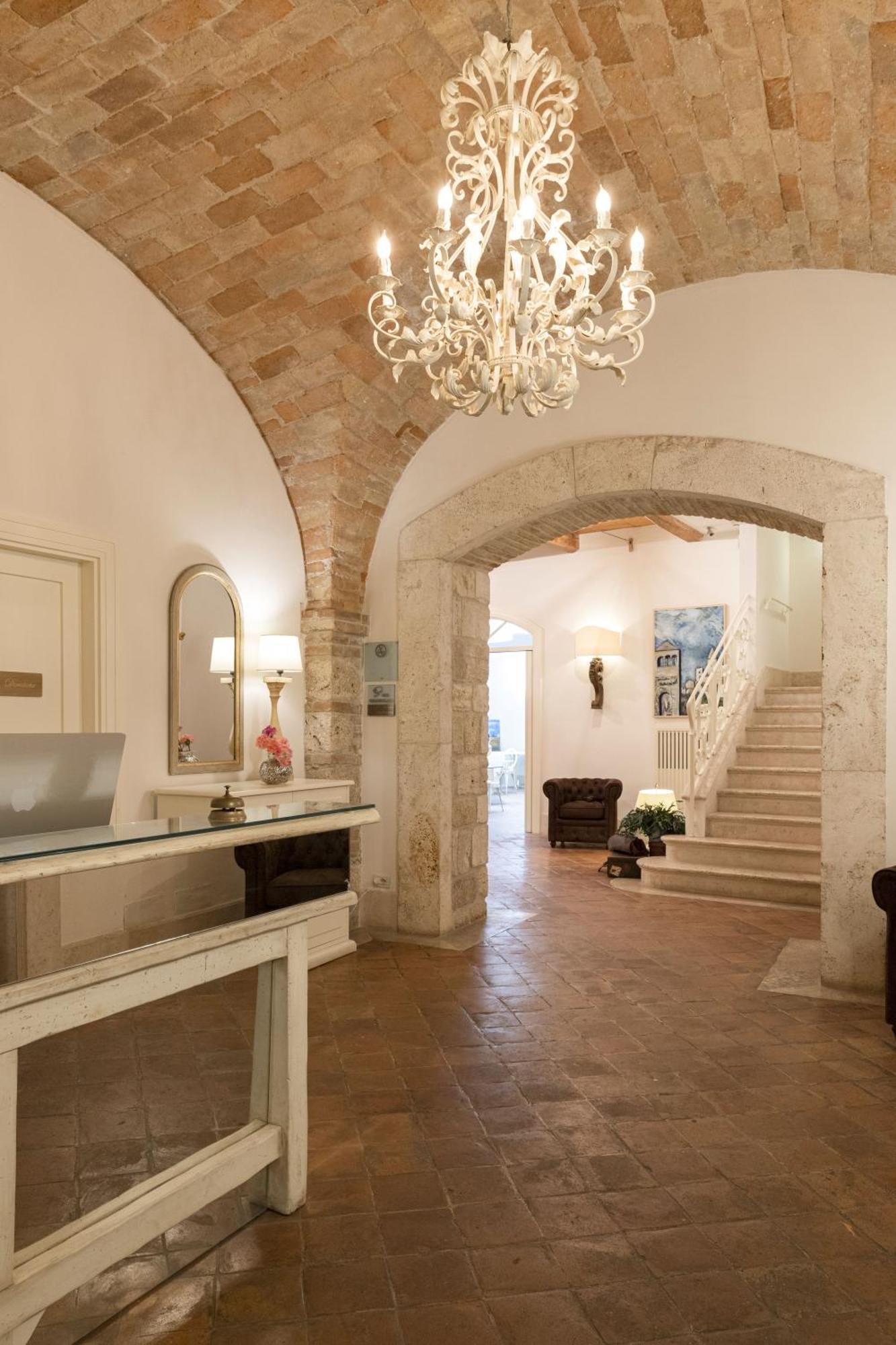 Hotel & Residenza 100 Torri อัสโกลีปิเชโน ภายนอก รูปภาพ